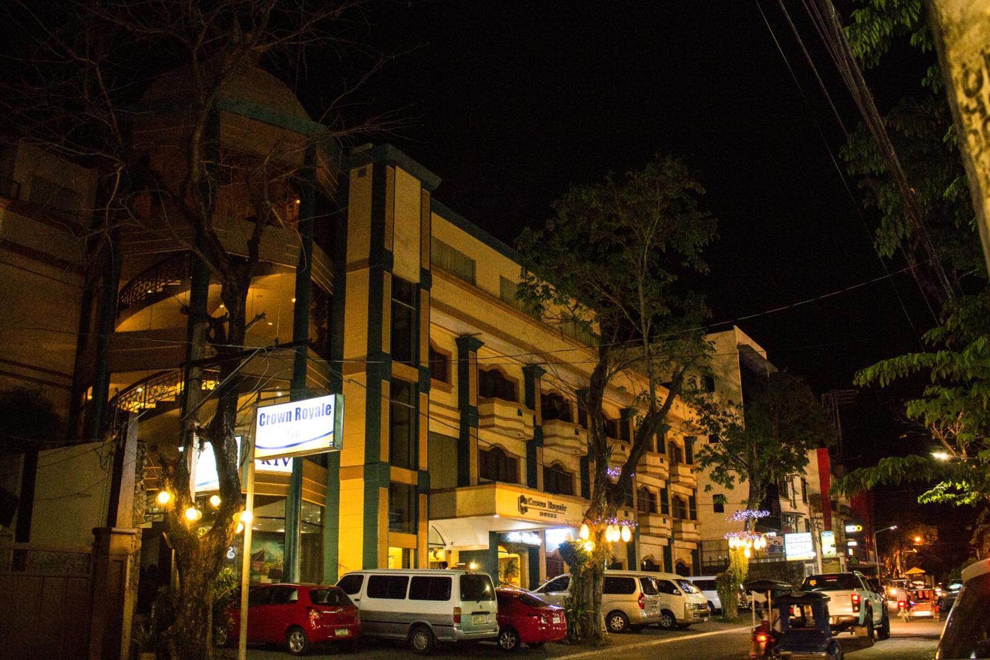 Crown Royale Hotel Balanga Exterior photo